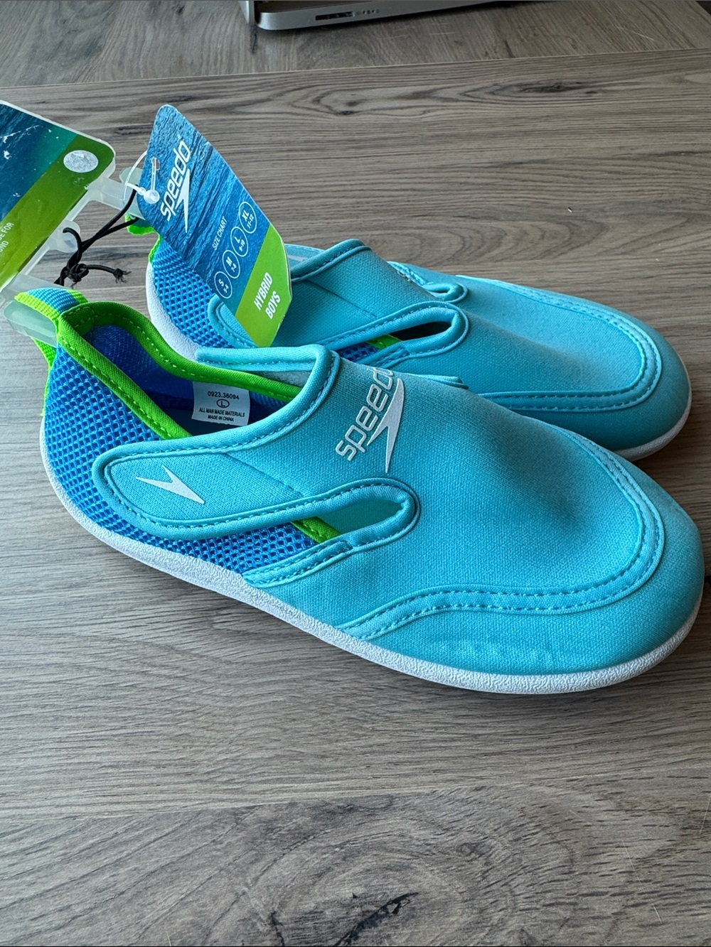 NWT Speedo Kids Water Shoes in Turquoise with Lime Trim